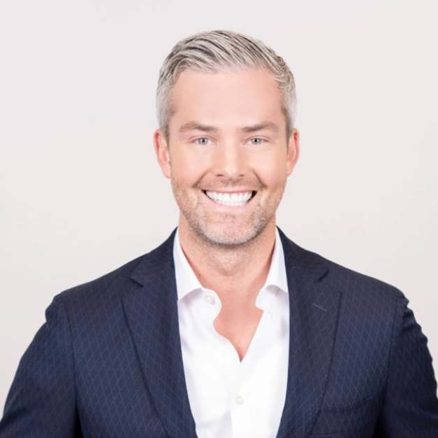 Ryan Serhant headshot