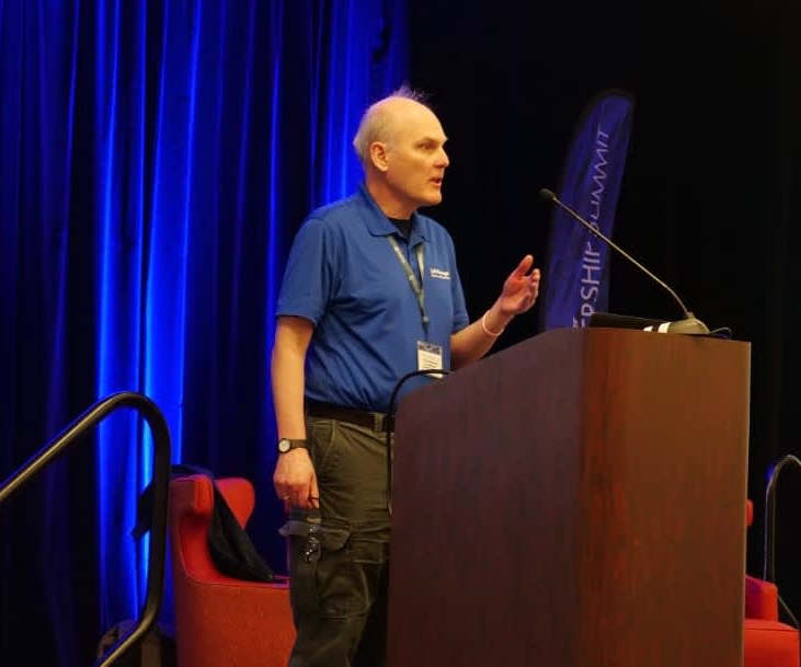 An image of Scott Hanton presenting a workshop at Lab Manager Leadership Summit